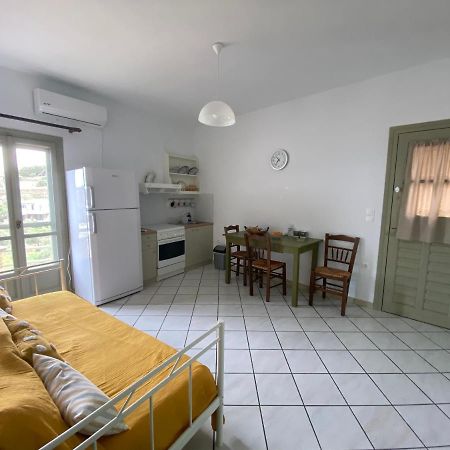 Amnia Apartment Agios Romanos Luaran gambar